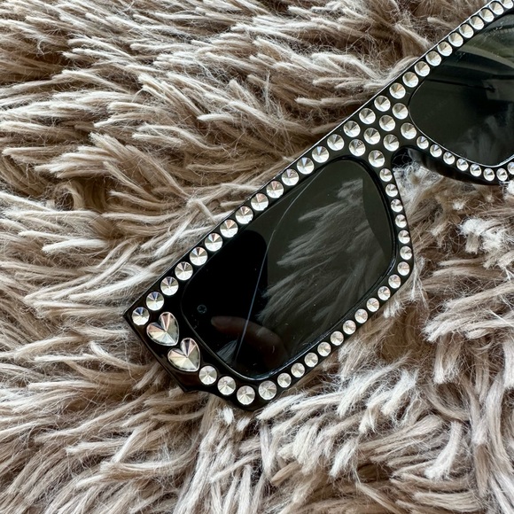 OFF-WHITE Black Embellished Sunglasses - Picture 9 of 14